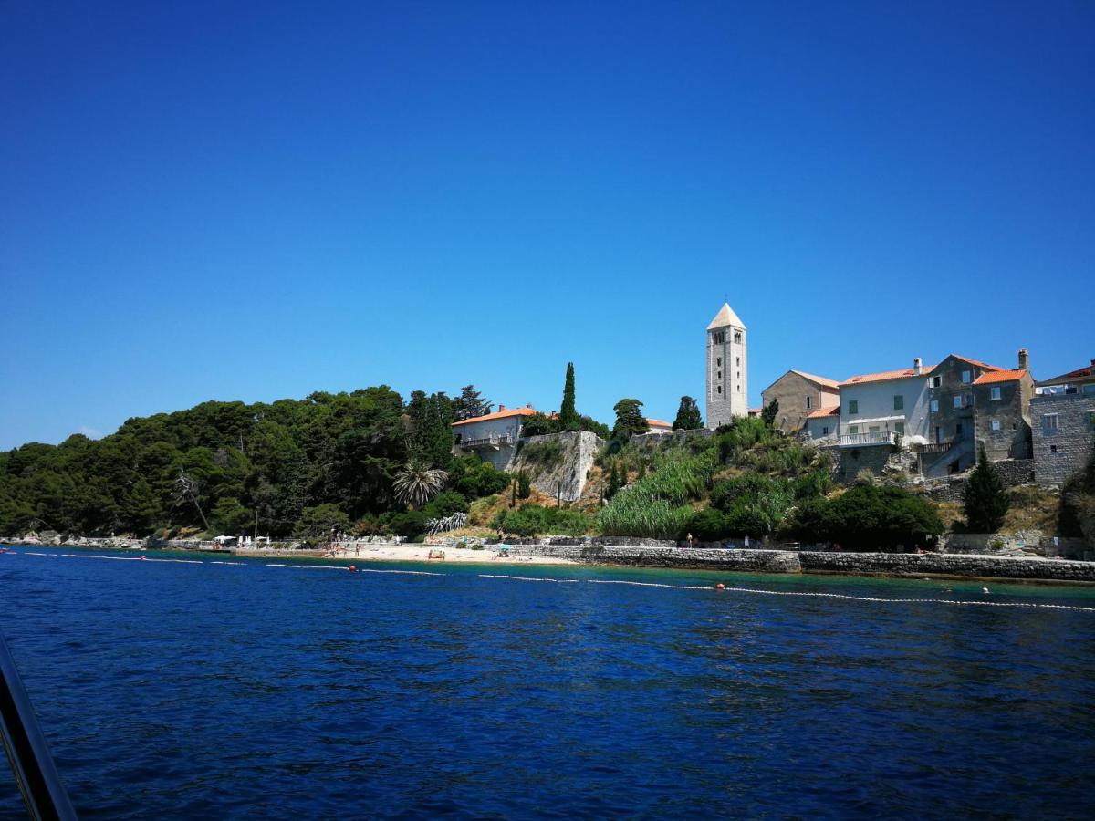 Family Friendly Apartments Island Rab Кампор Экстерьер фото